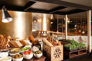 Dining - Grand Mercure Bengaluru at Gopalan Mall, An Accor Hotels Brand (Bengaluru)