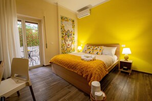 1 Schlafzimmer, Zimmersafe, Schreibtisch, Bügeleisen/Bügelbrett
