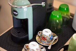 Kaffee und/oder Kaffeemaschine