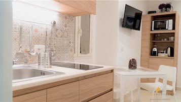 Fridge, microwave, stovetop, electric kettle