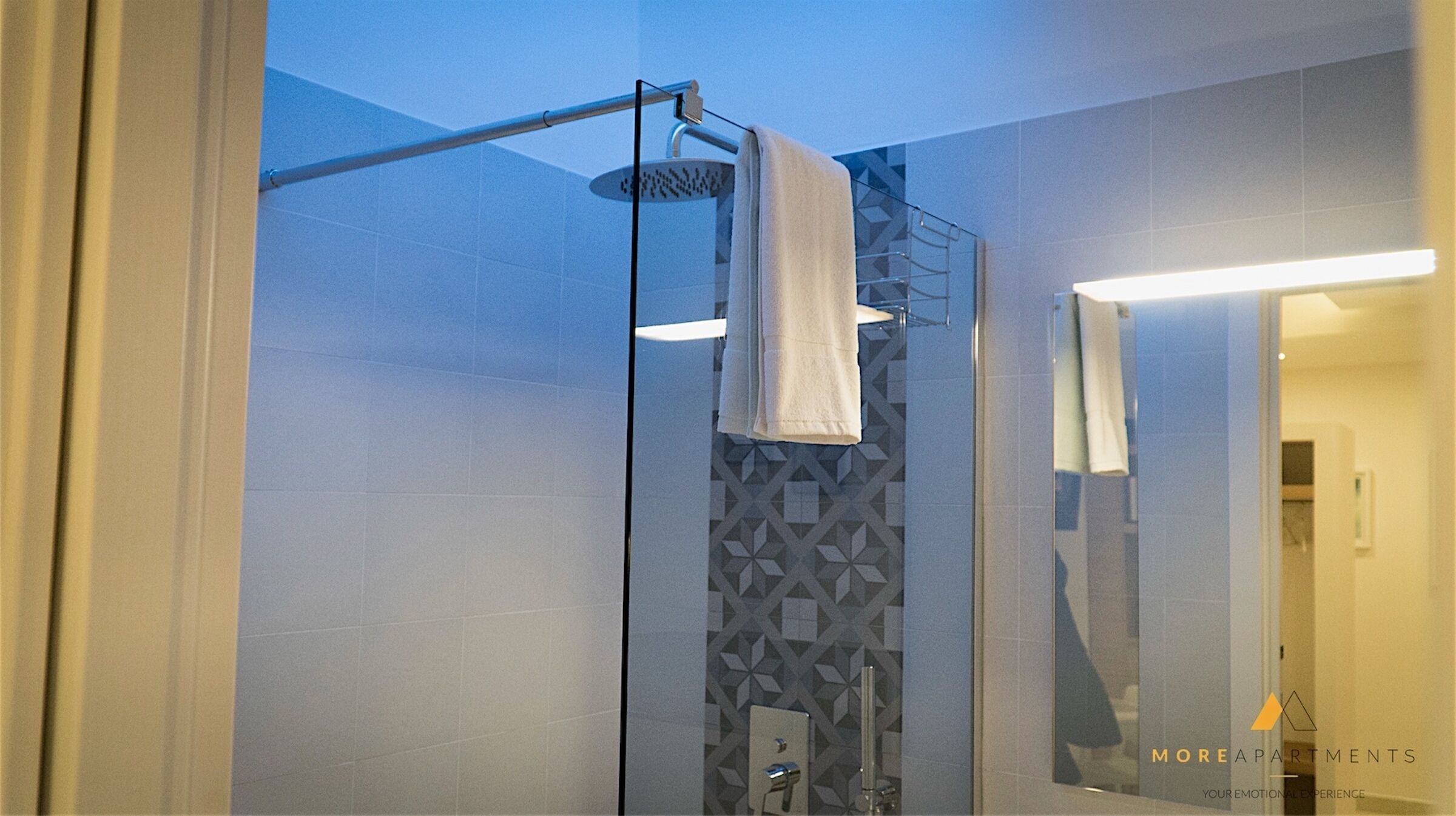 Doccia, asciugacapelli, bidet, asciugamani