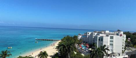 مناشف للشاطئ