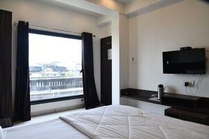 Superior Double Room, 1 Double Bed, City View | Egyptian cotton sheets, premium bedding, Select Comfort beds