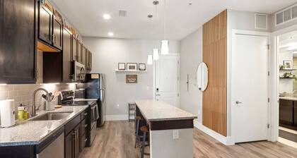 Red Rocks Retreat - Minutes to Shows, Hikes, Shops