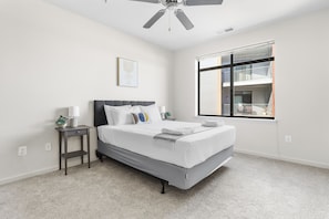 Appartement Confort | Fer et planche à repasser, accès au Wi-Fi (inclus)