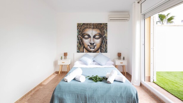 3 bedrooms, bed sheets
