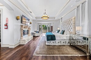 7 Schlafzimmer, Bügeleisen/Bügelbrett, Reisekinderbett, WLAN