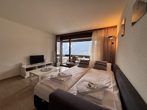 Bügeleisen/Bügelbrett, kostenloses WLAN, Bettwäsche