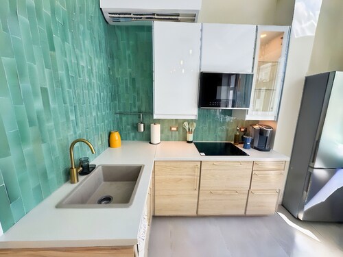 Historic 2-bedroom-2 bath apartment with AC, laundry, WiFi in Old San Juan