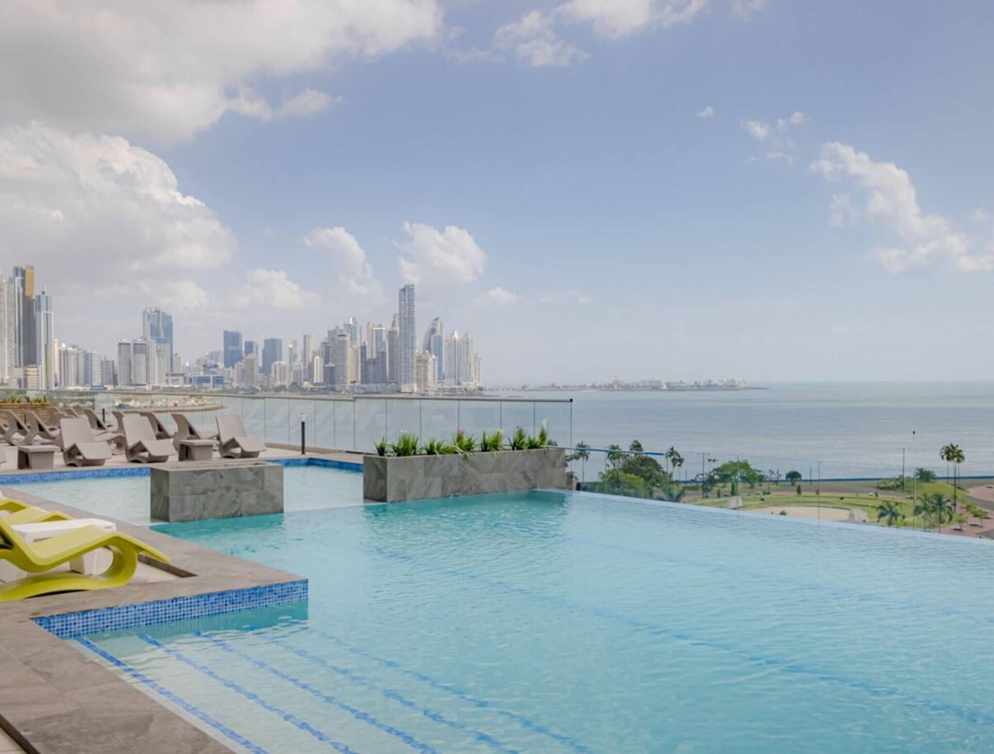Room, Accessible, Smoking | Pool