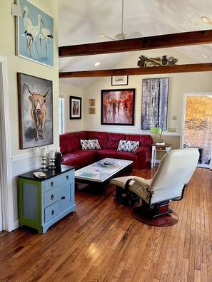 Smart-tv, een open haard en videospelletjes