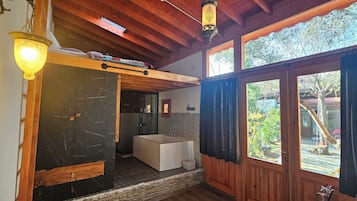 Casa de campo Deluxe, patio | 1 habitación, sábanas de algodón egipcio y ropa de cama de alta calidad