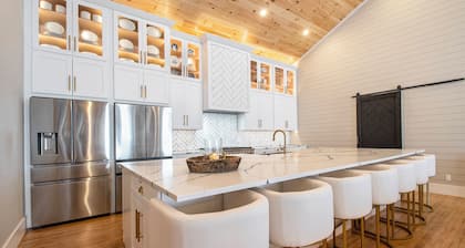 Timeless Architecture. Completely Modernized Luxury. Chef's kitchen,8 bathrooms!