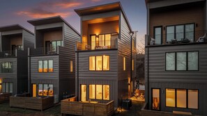 Exterior - Amazing Panoramic Views From This Luxury Retreat, Enjoy The Sauna On Top Deck. (Chattanooga)