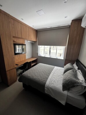 1 bedroom, desk, free WiFi, bed sheets