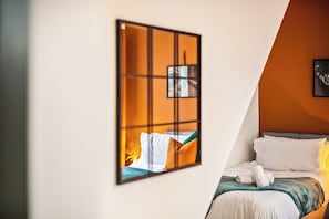 3 bedrooms, desk, iron/ironing board, free WiFi