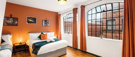 3 bedrooms, desk, iron/ironing board, WiFi