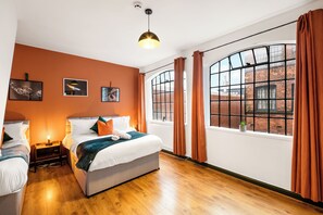 3 bedrooms, desk, iron/ironing board, free WiFi