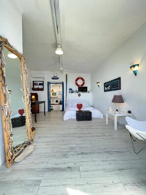 1 bedroom, iron/ironing board, WiFi, bed sheets - Mini apartment with charming window overlooking the sea quiet and relaxing. (Lipari-Stromboli)