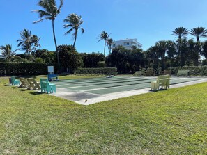 المنطقة المحيطة بالمنشأة