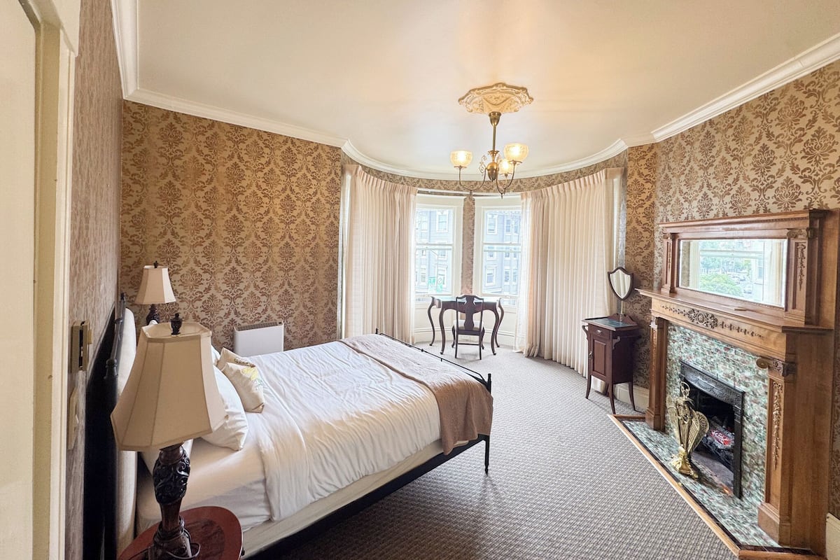 Suite | Sengetøy av topp kvalitet, individuelt dekorert og individuelt innredet