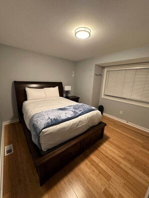 4 bedrooms, in-room safe, iron/ironing board, free WiFi