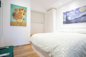 1 chambre, fer et planche à repasser, lit parapluie, Wi-Fi