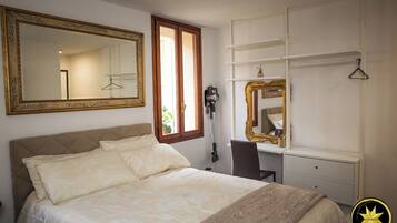 1 camera, una scrivania, ferro/asse da stiro, Wi-Fi