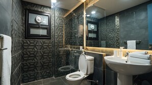 Bathroom - Comfortable 1BR Apartment near Cairo Airport with 2 Balconies (South Acadmey , New Cairo)