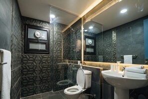 Bathroom - Comfortable 1BR Apartment near Cairo Airport with 2 Balconies (South Acadmey , New Cairo)