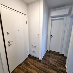 Interior - Charming 2-bedroom apartment with AC, WiFi in Trogir city center. (Trogir)