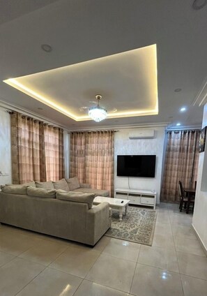 Appartement luxueux, 2 chambres, vue sur le jardin | Système d’insonorisation, accès au Wi-Fi (inclus)