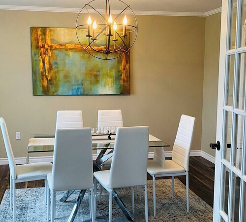 Quite 5 room home near the ocean in town