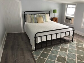 3 dormitorios, escritorio, tabla de planchar con plancha y wifi