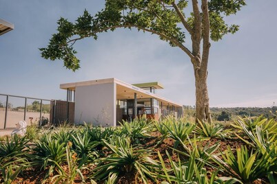 Stunning 2-bedroom, 2 bathrooms apartment in Green Valley Estate: Home to Nature