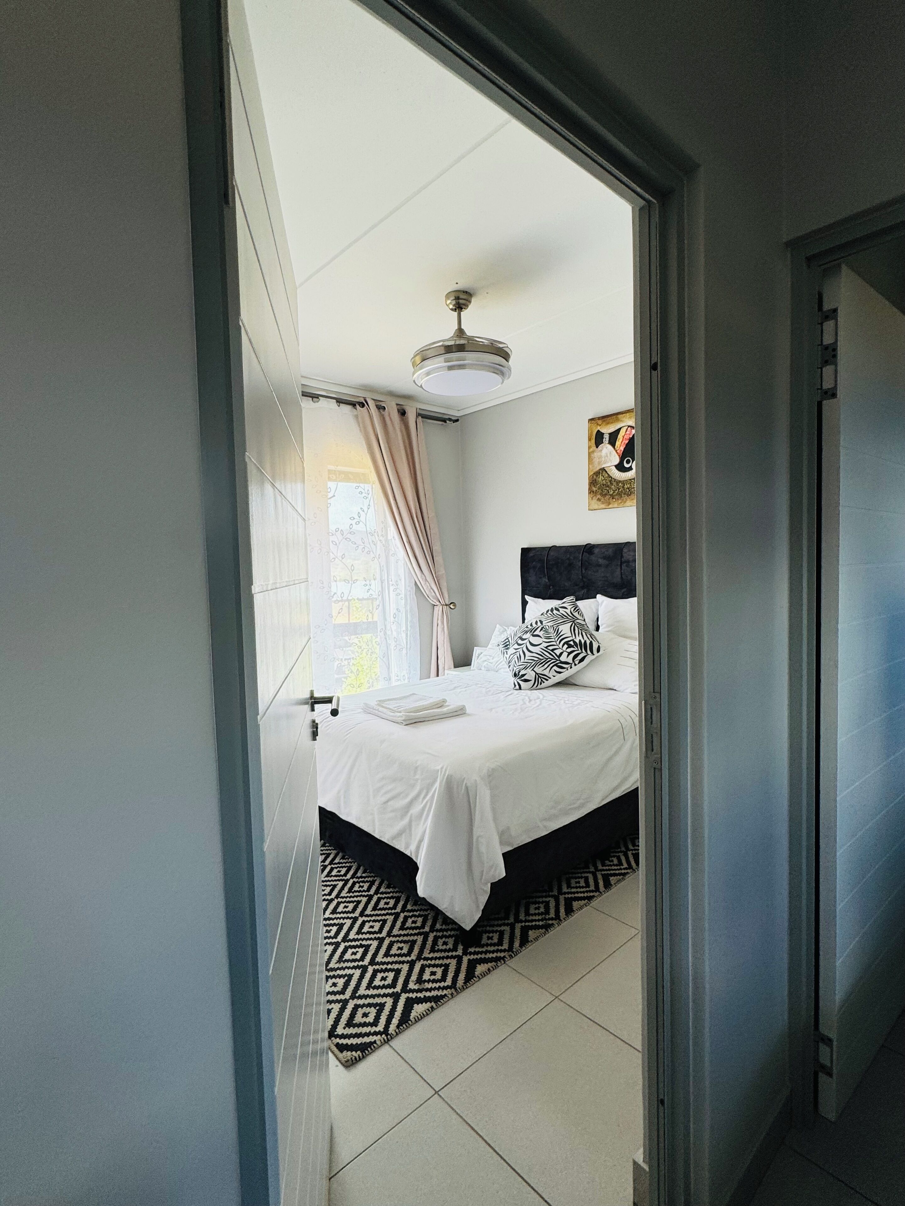 2 Schlafzimmer, Schreibtisch, B ügeleisen/Bügelbrett, kostenloses WLAN