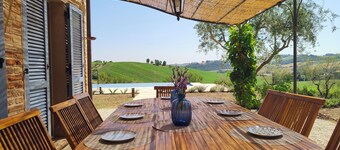 Oleander Farmhouse, Corinaldo. With private pool and AirCo