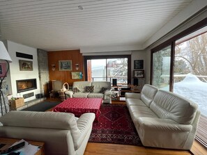 Smart TV - Superb Chalet in the heart of Font-Romeu for up to 12 people (Font-Romeu-Odeillo-Via)