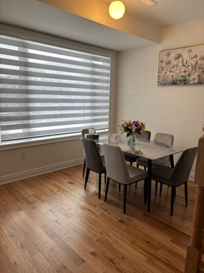 Dining - Dreamland by Wonderland (Vaughan)