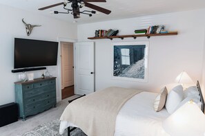 4 bedrooms, iron/ironing board, WiFi, bed sheets