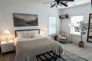 4 habitaciones, tabla de planchar con plancha, wifi y ropa de cama