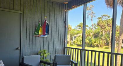 Peaceful corner of Paradise! First floor, Ramp access.