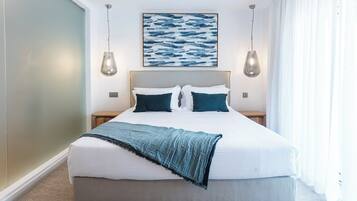 Caja de seguridad en la habitación y cortinas blackout