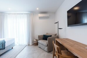 Deluxe Double Room, Partial Ocean View