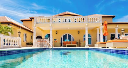 4-bedroom house in charming quiet Harbour Ridge with AC, WiFi. Relax and unwind