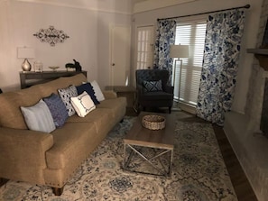 Smart TV, fireplace, DVD player, printers