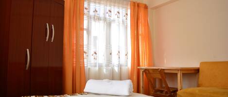 Wi-Fi de cortesia, roupa de cama