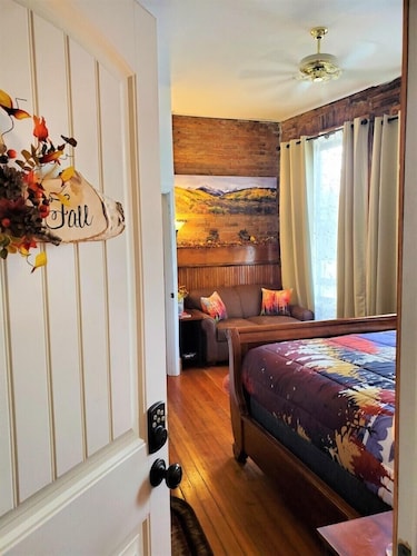 Aspen Inn - Fall Suite (California King)