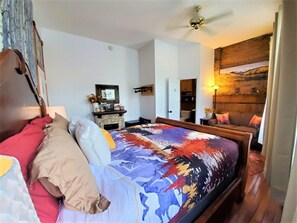 1 bedroom, WiFi - Aspen Inn -  Fall Suite (California King) (Creede)