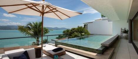 حمام سباحة خارجي